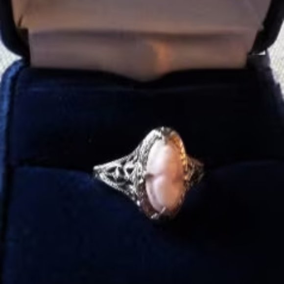 Cameo fancy ring 14K white gold Size 5 1/2 1950 - Picture 2 of 3